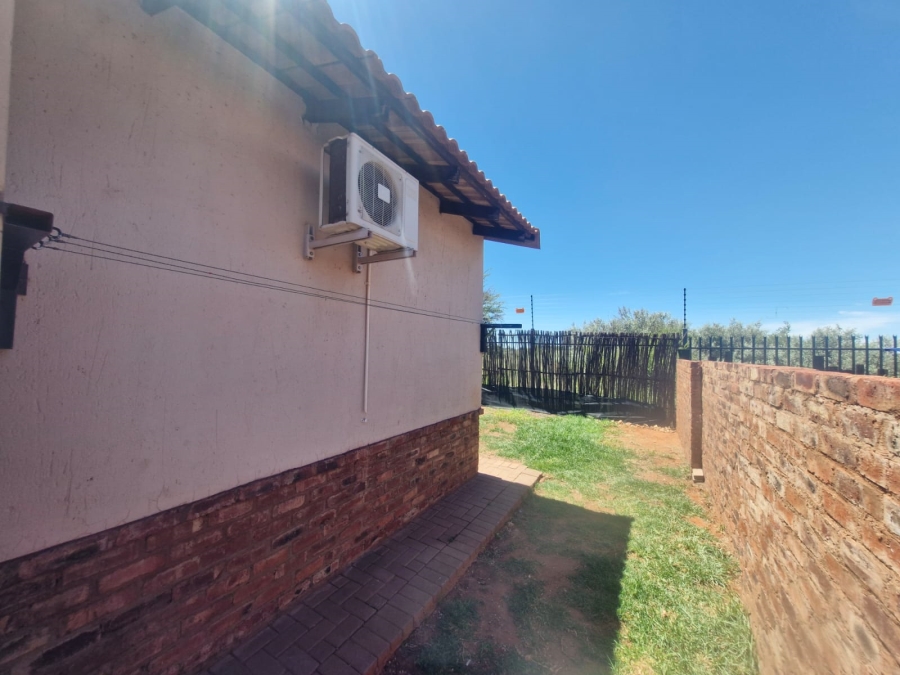 To Let 2 Bedroom Property for Rent in Kathu Northern Cape